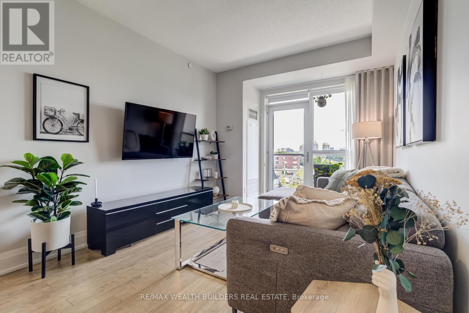 Photo 1 of 418 120 Harrison Garden Boulevard, Toronto ON