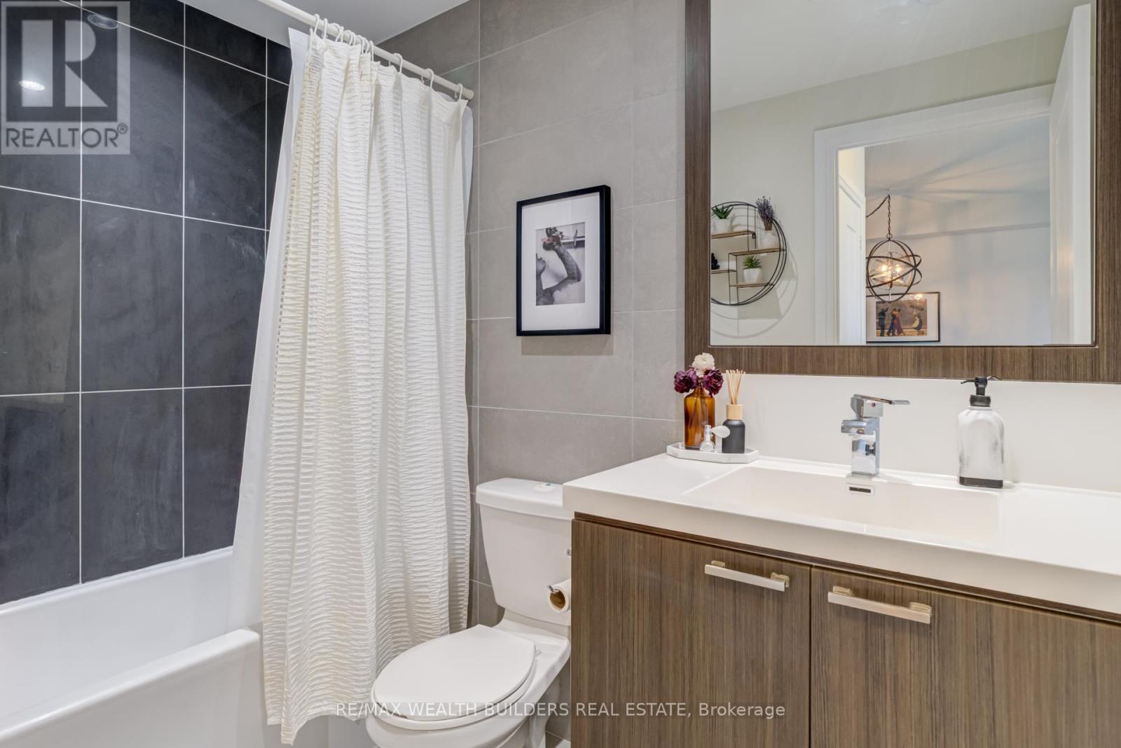 Photo 15 of 418 120 Harrison Garden Boulevard, Toronto ON