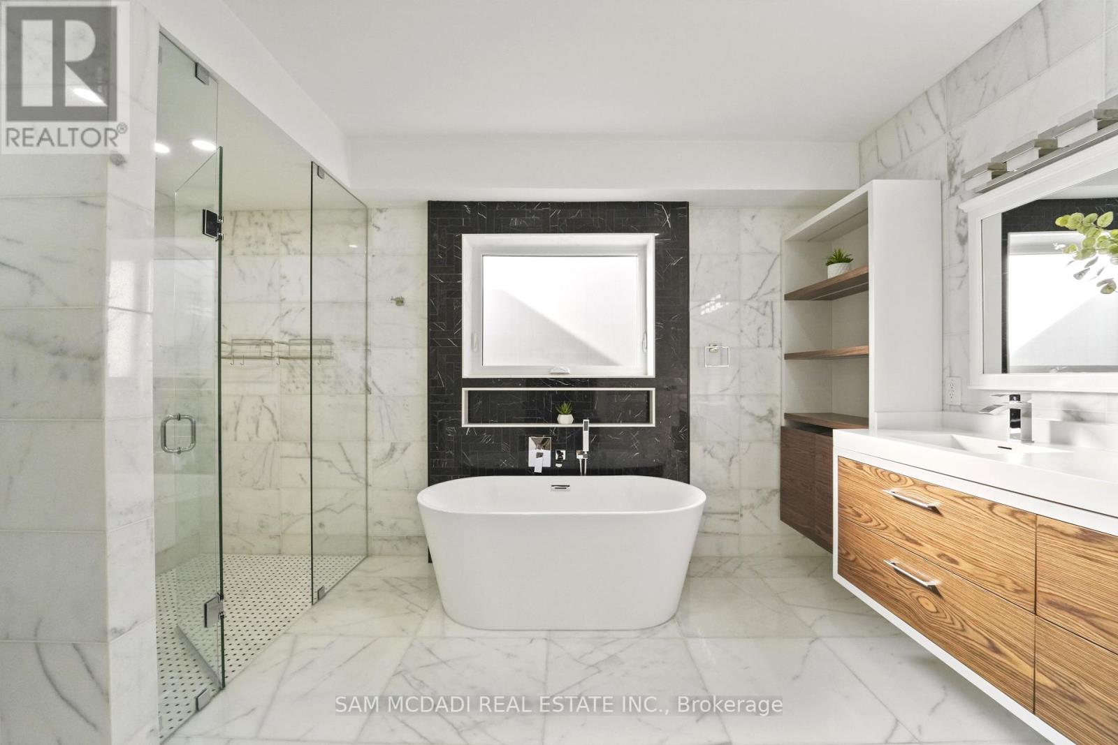 Photo 19 of 11 B Maple Avenue N, Mississauga ON