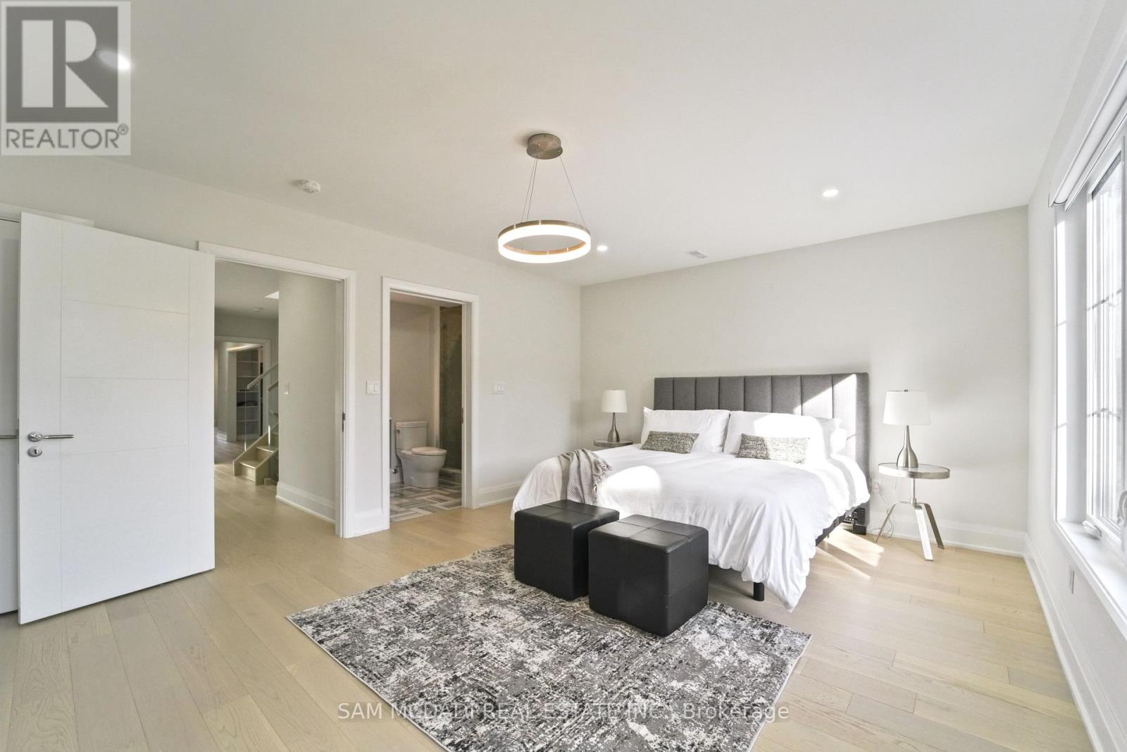 Photo 25 of 11 B Maple Avenue N, Mississauga ON