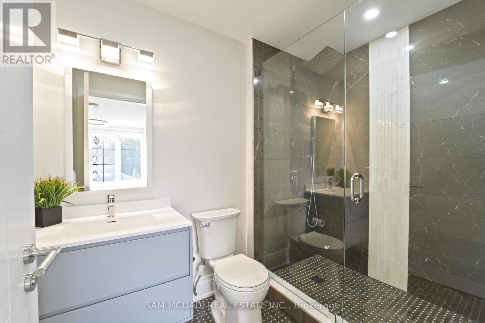 Photo 31 of 11 B Maple Avenue N, Mississauga ON