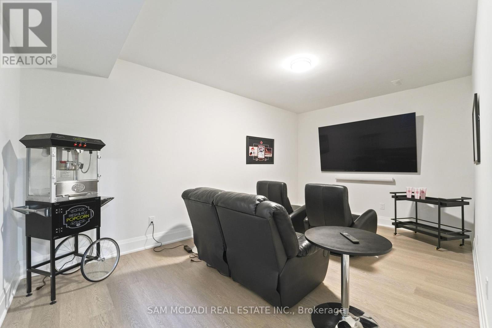 Photo 40 of 11 B Maple Avenue N, Mississauga ON