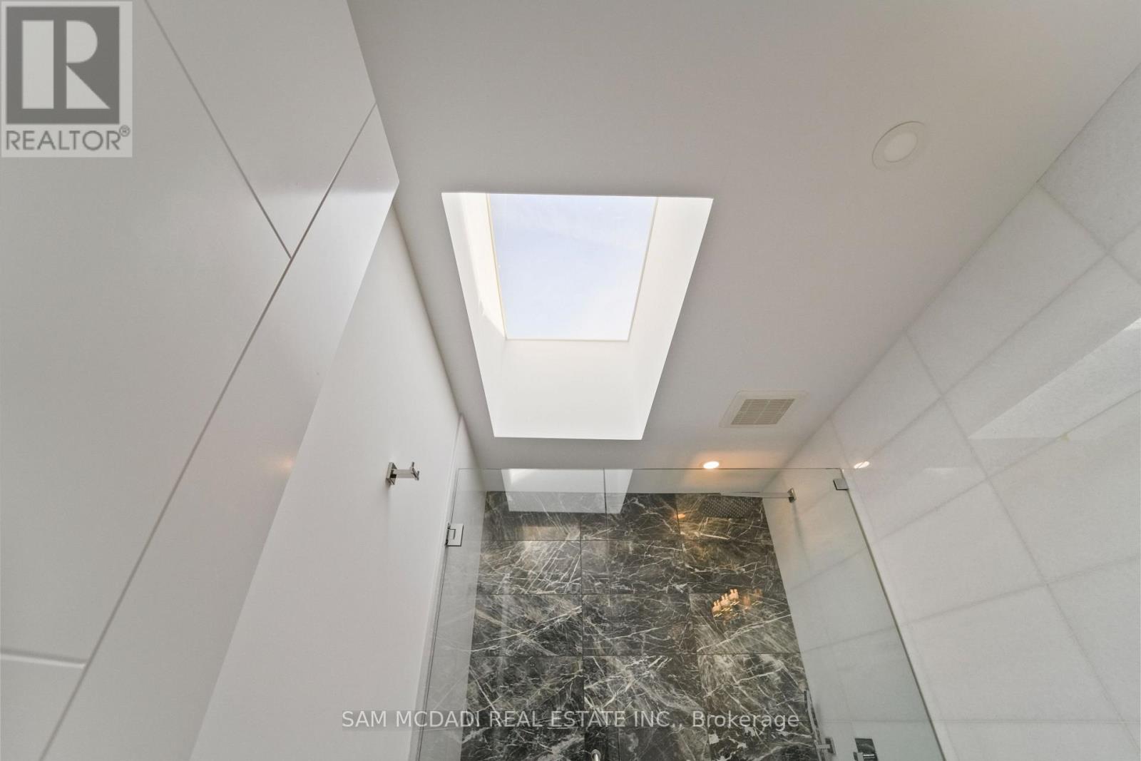 Photo 35 of 11 B Maple Avenue N, Mississauga ON