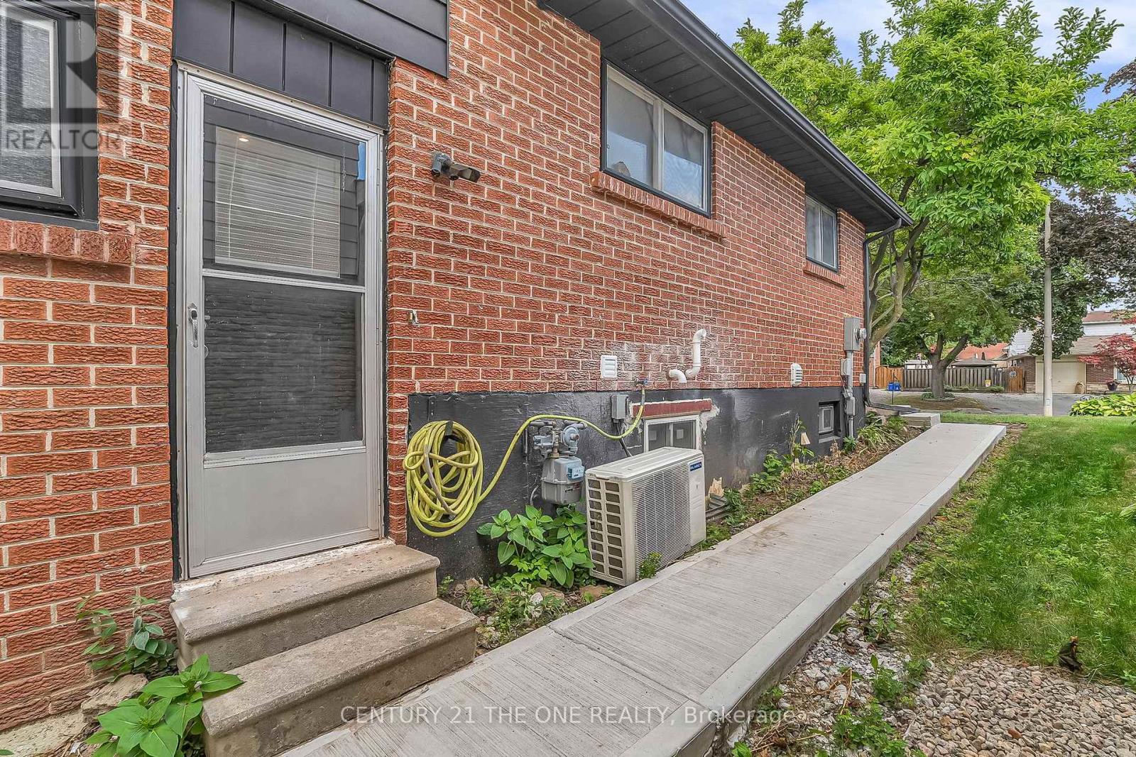 Photo 17 of 100 Martindale Street, Oshawa ON