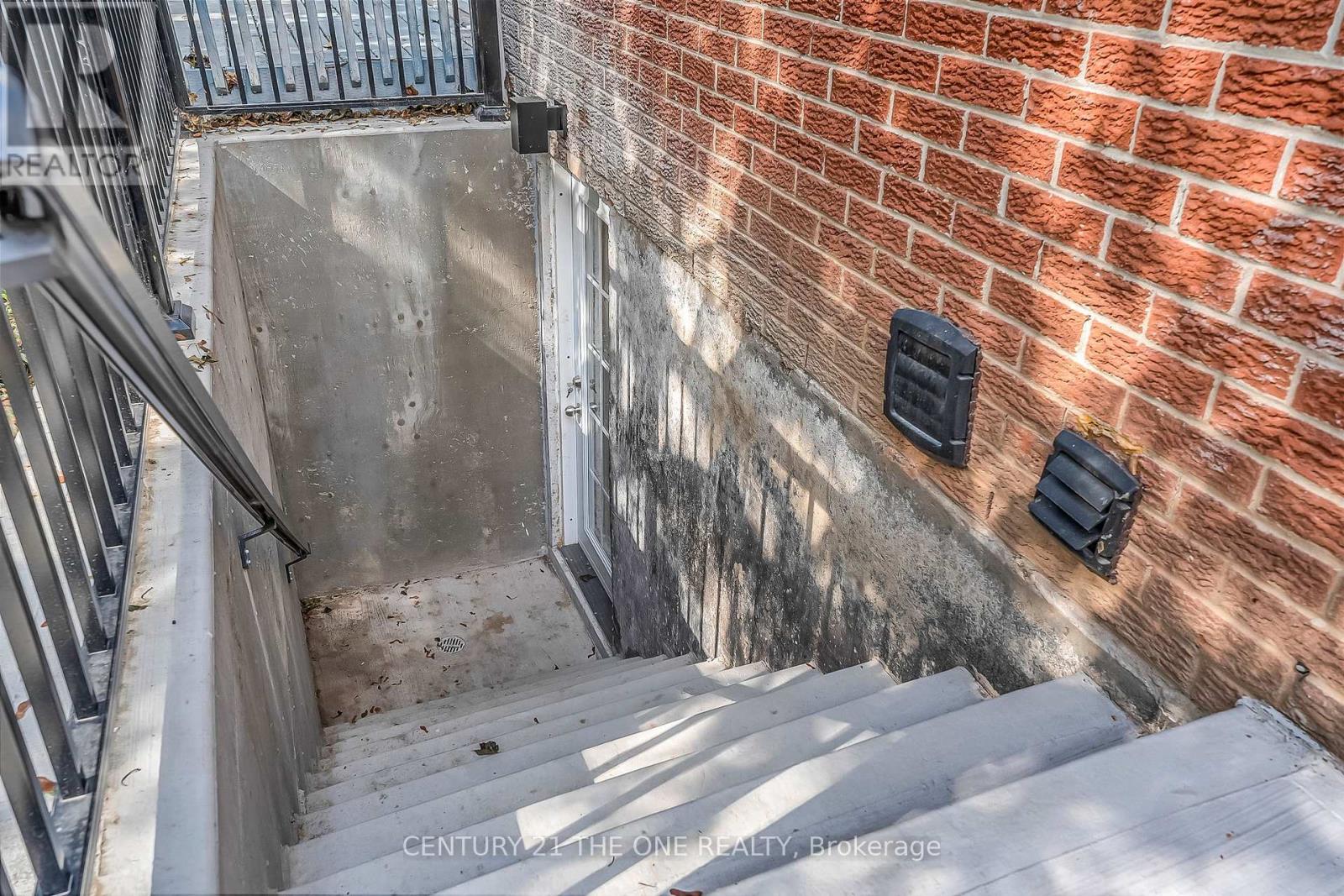 Photo 35 of 100 Martindale Street, Oshawa ON