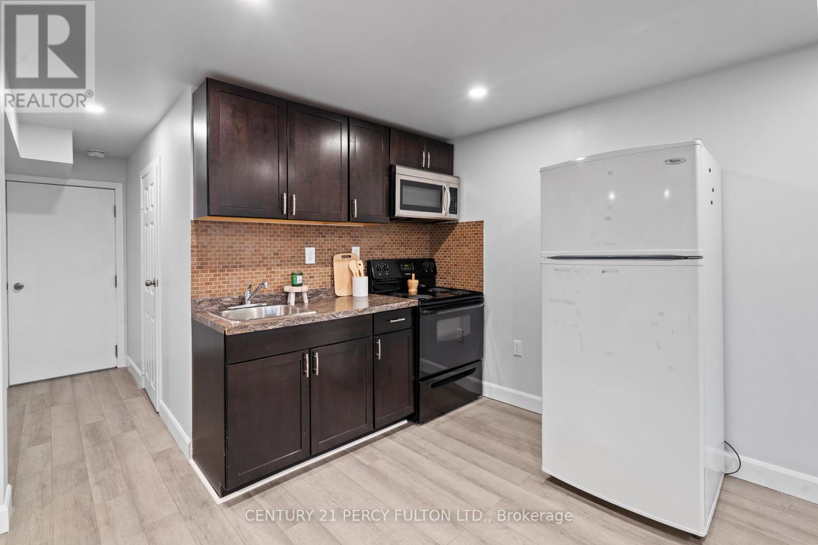 Photo 4 of Bsmt 25 Heaver Drive, Whitby ON