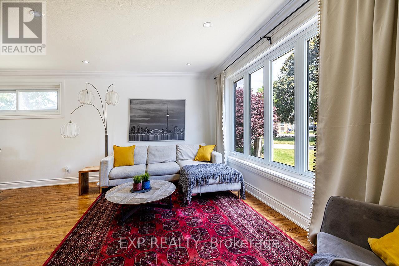 Photo 11 of 854 Antonio Street, Pickering ON