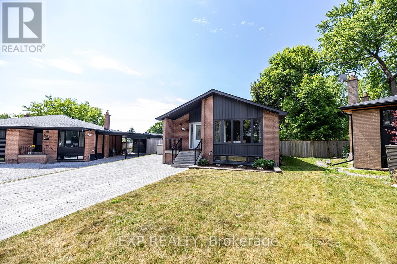Photo 2 of 854 Antonio Street, Pickering ON