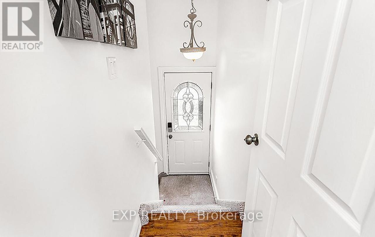 Photo 22 of 854 Antonio Street, Pickering ON