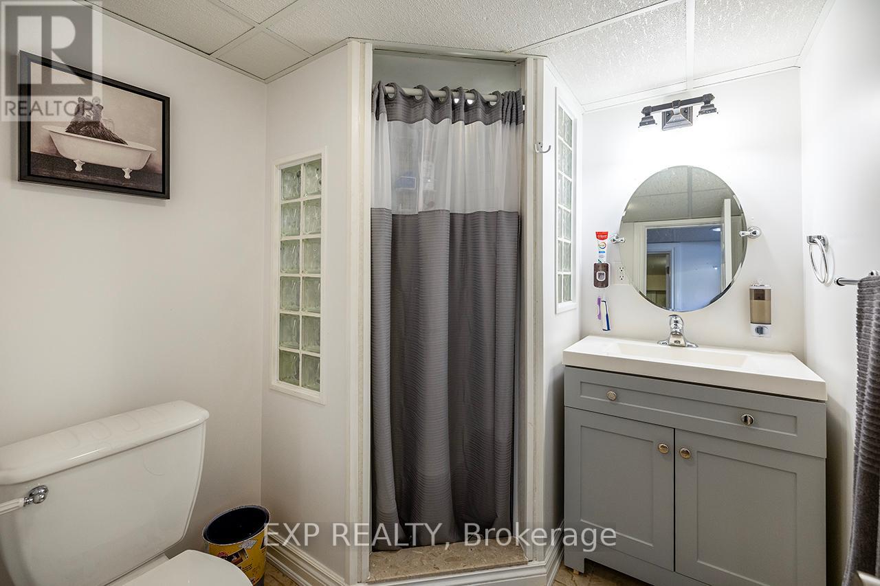 Photo 25 of 854 Antonio Street, Pickering ON