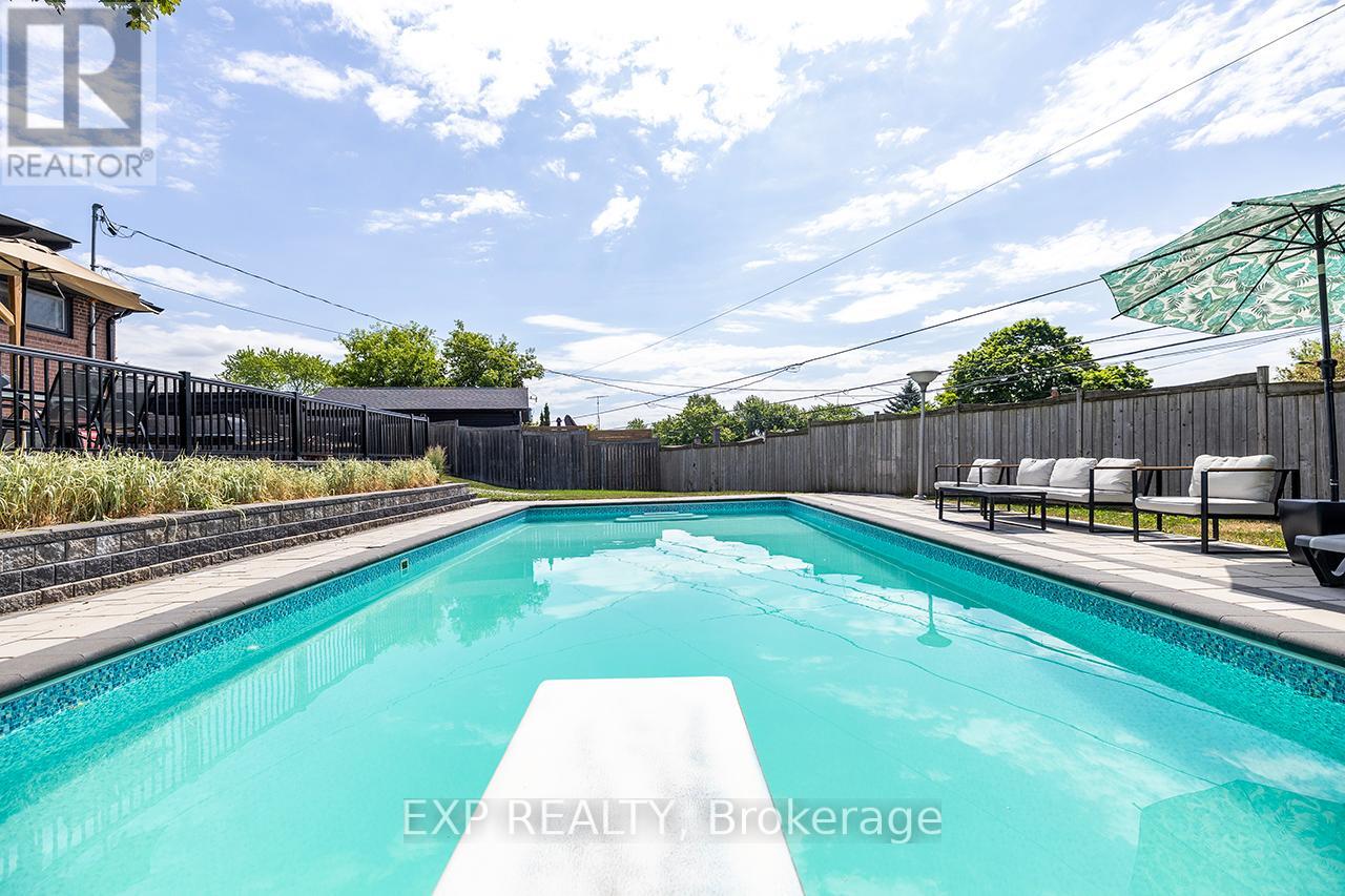Photo 30 of 854 Antonio Street, Pickering ON