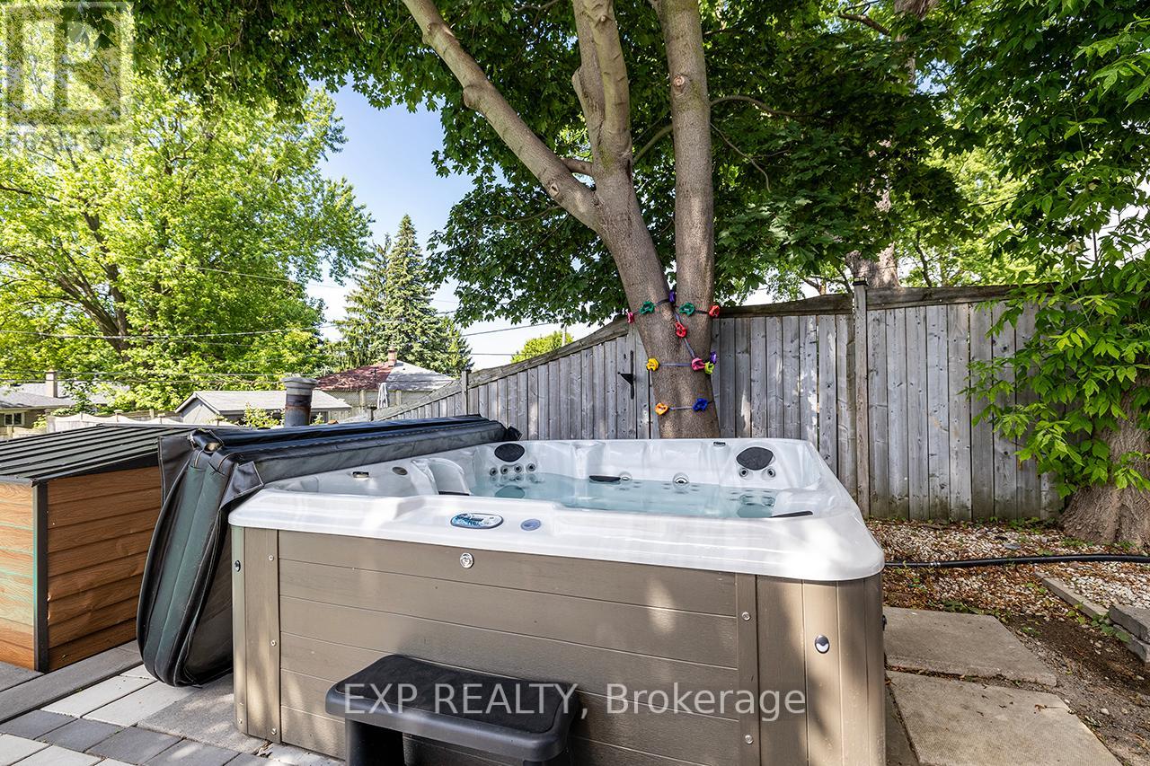 Photo 34 of 854 Antonio Street, Pickering ON