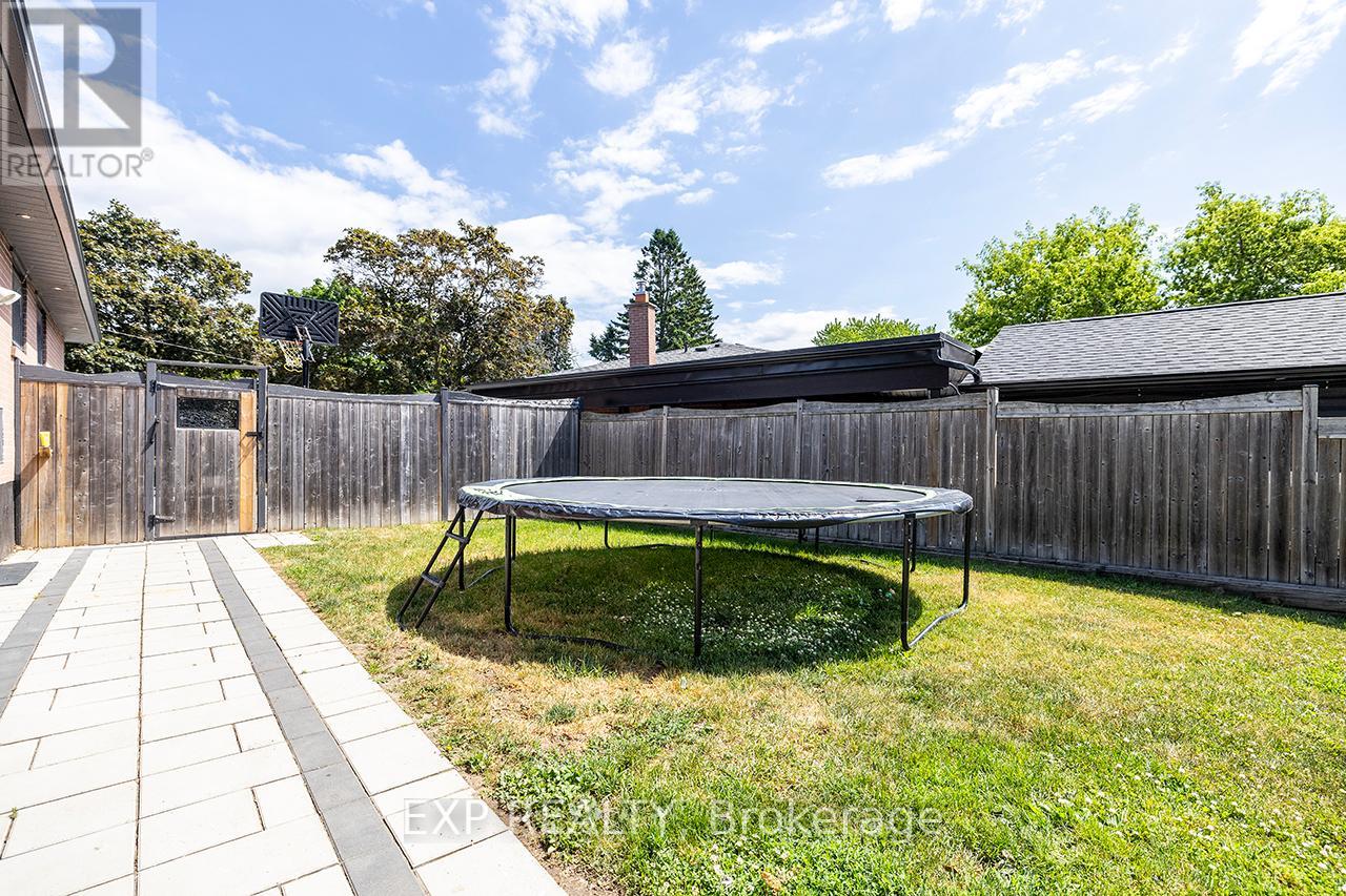 Photo 35 of 854 Antonio Street, Pickering ON