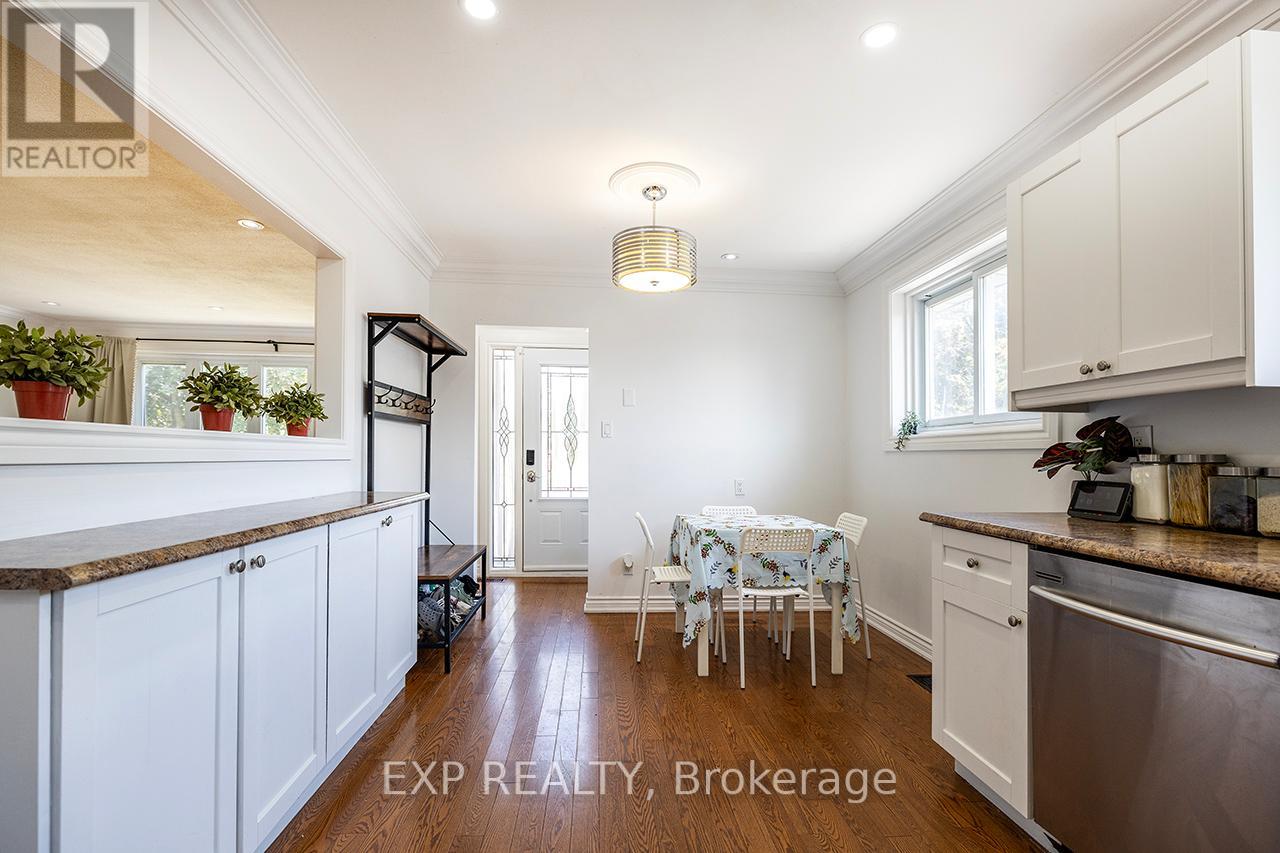 Photo 8 of 854 Antonio Street, Pickering ON