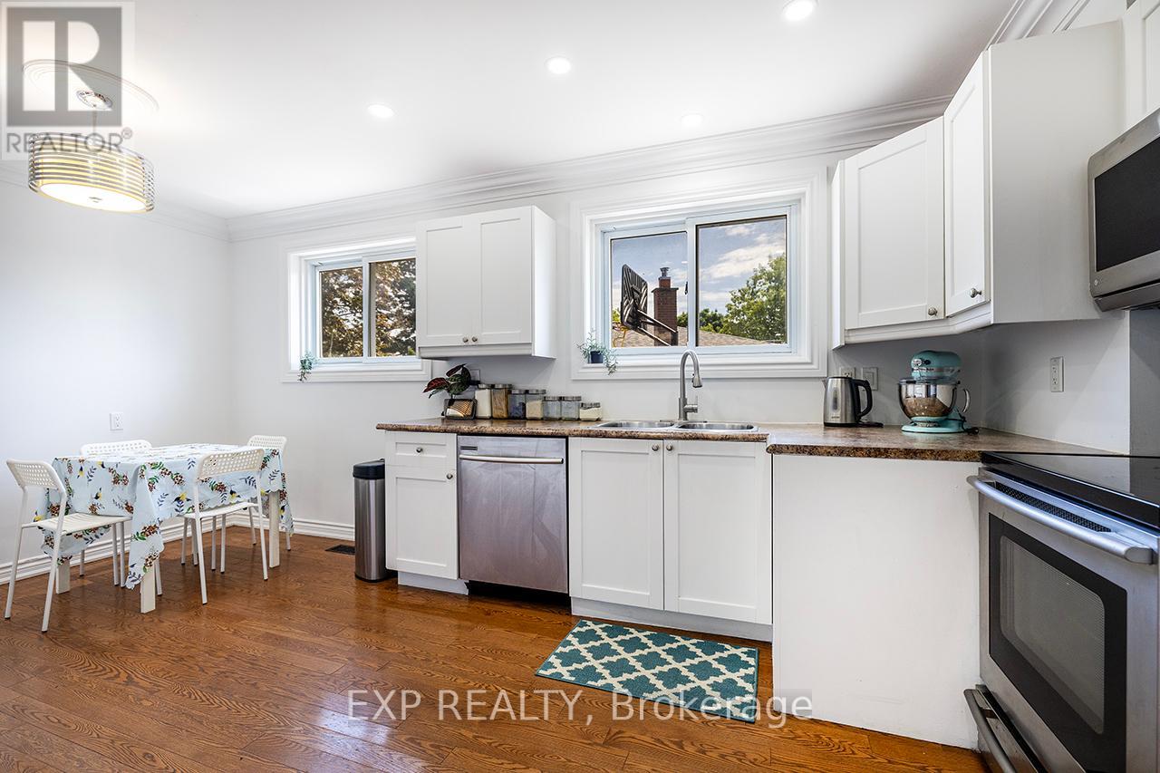 Photo 9 of 854 Antonio Street, Pickering ON