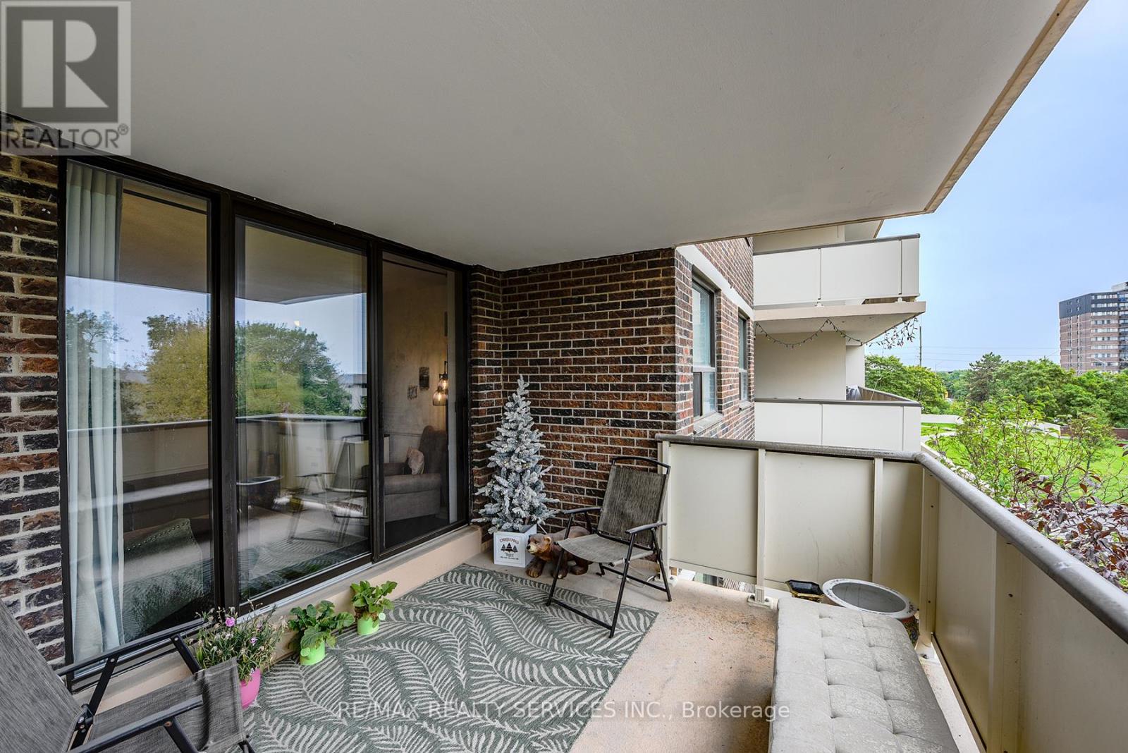 Photo 30 of 302 3 Lisa Street, Brampton ON