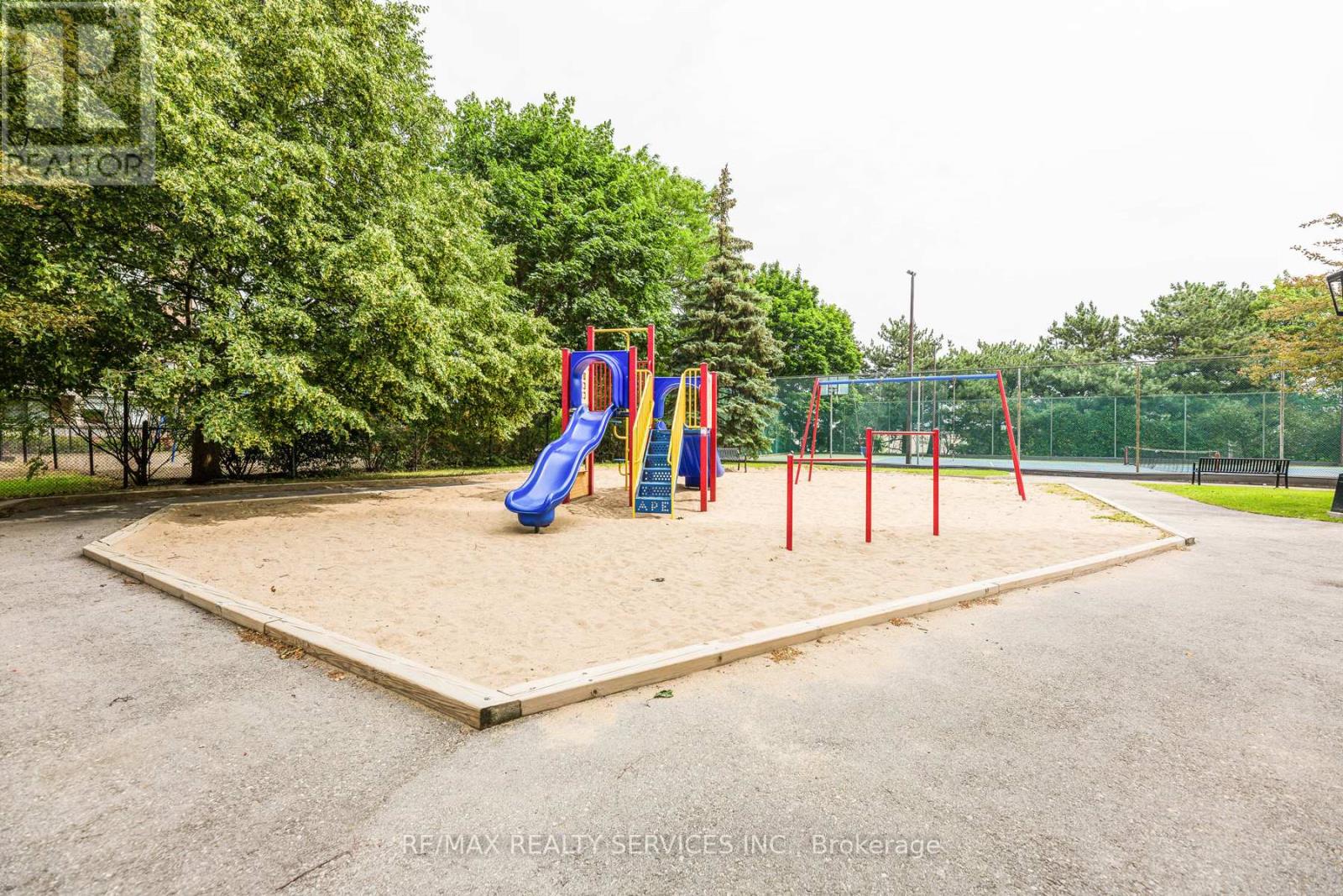 Photo 34 of 302 3 Lisa Street, Brampton ON