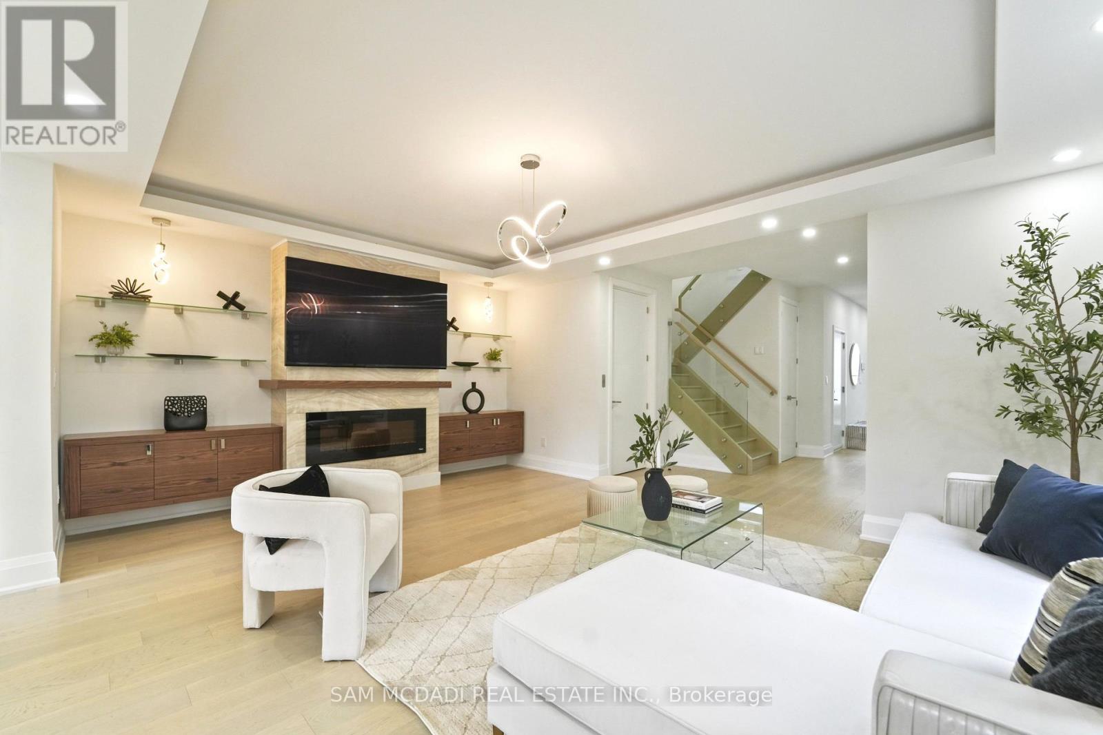 Photo 7 of 11 B Maple Avenue N, Mississauga ON