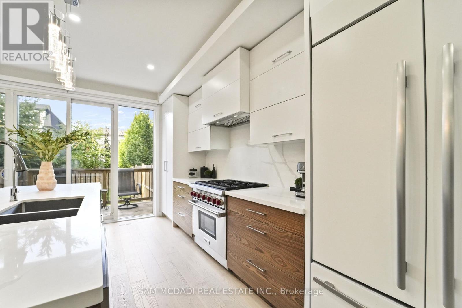 Photo 9 of 11 B Maple Avenue N, Mississauga ON