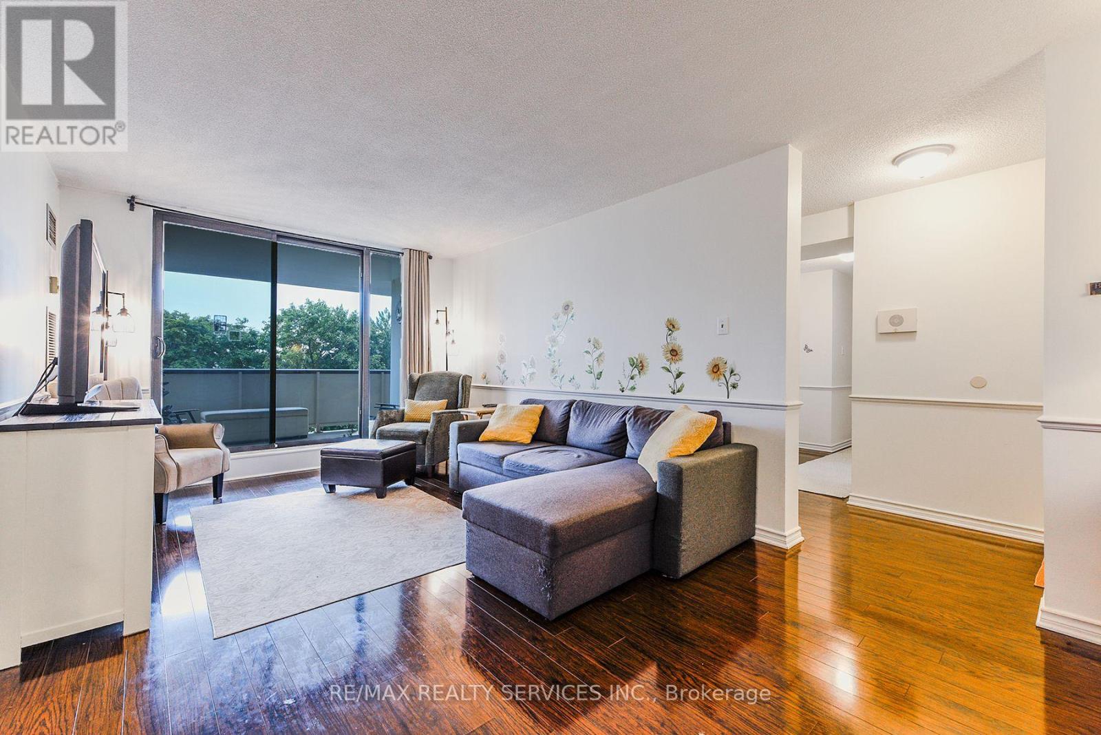 Photo 8 of 302 3 Lisa Street, Brampton ON