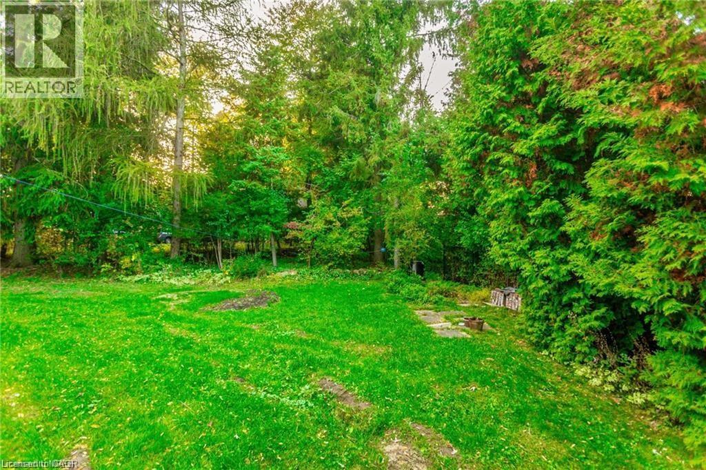 Photo 8 of 376 Philip Place, Ancaster ON