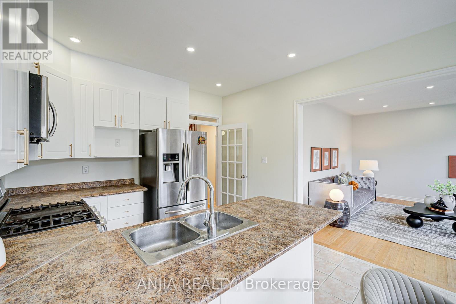 Photo 16 of 140 Edward Jefferys Avenue, Markham ON