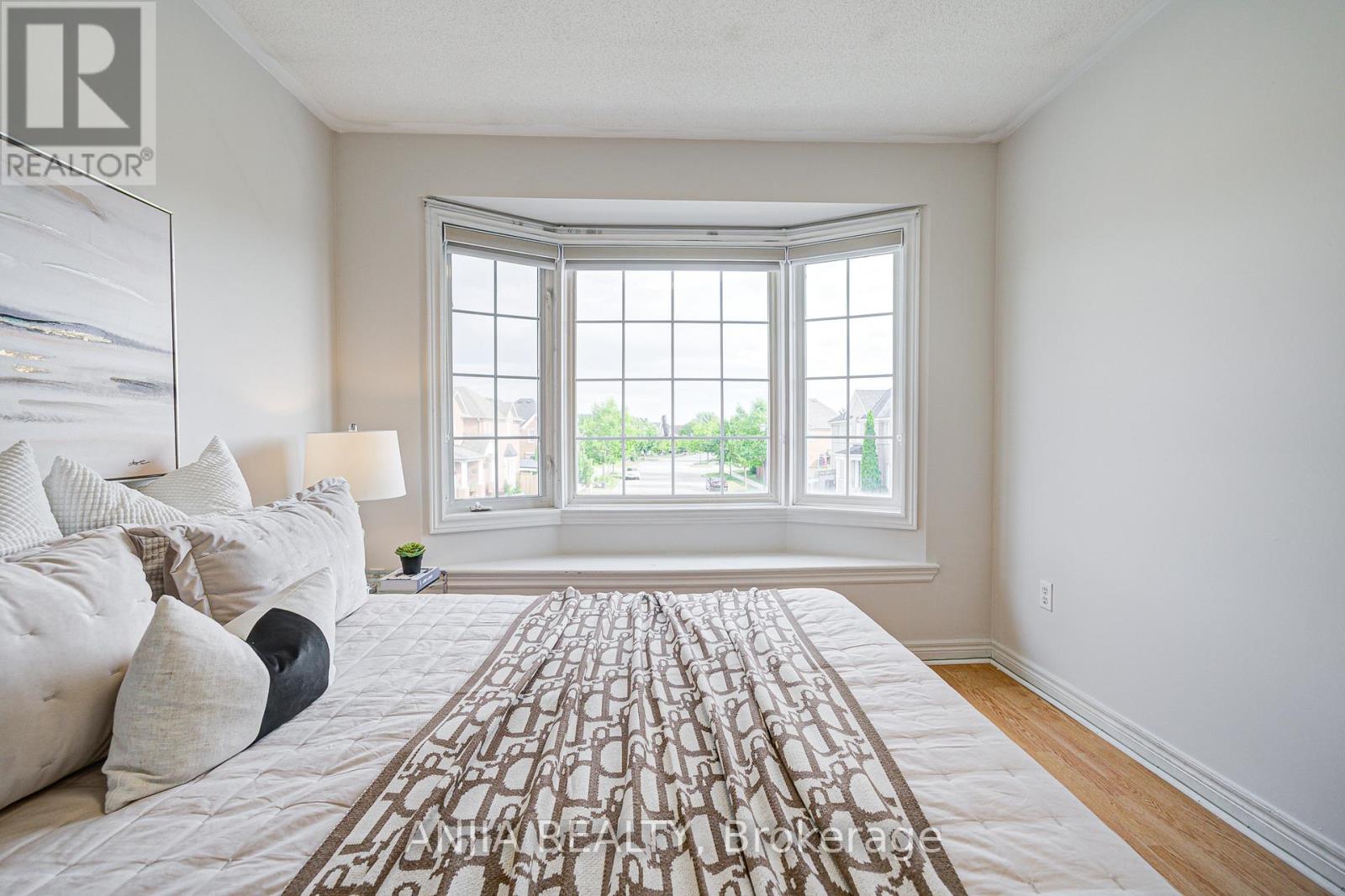 Photo 29 of 140 Edward Jefferys Avenue, Markham ON