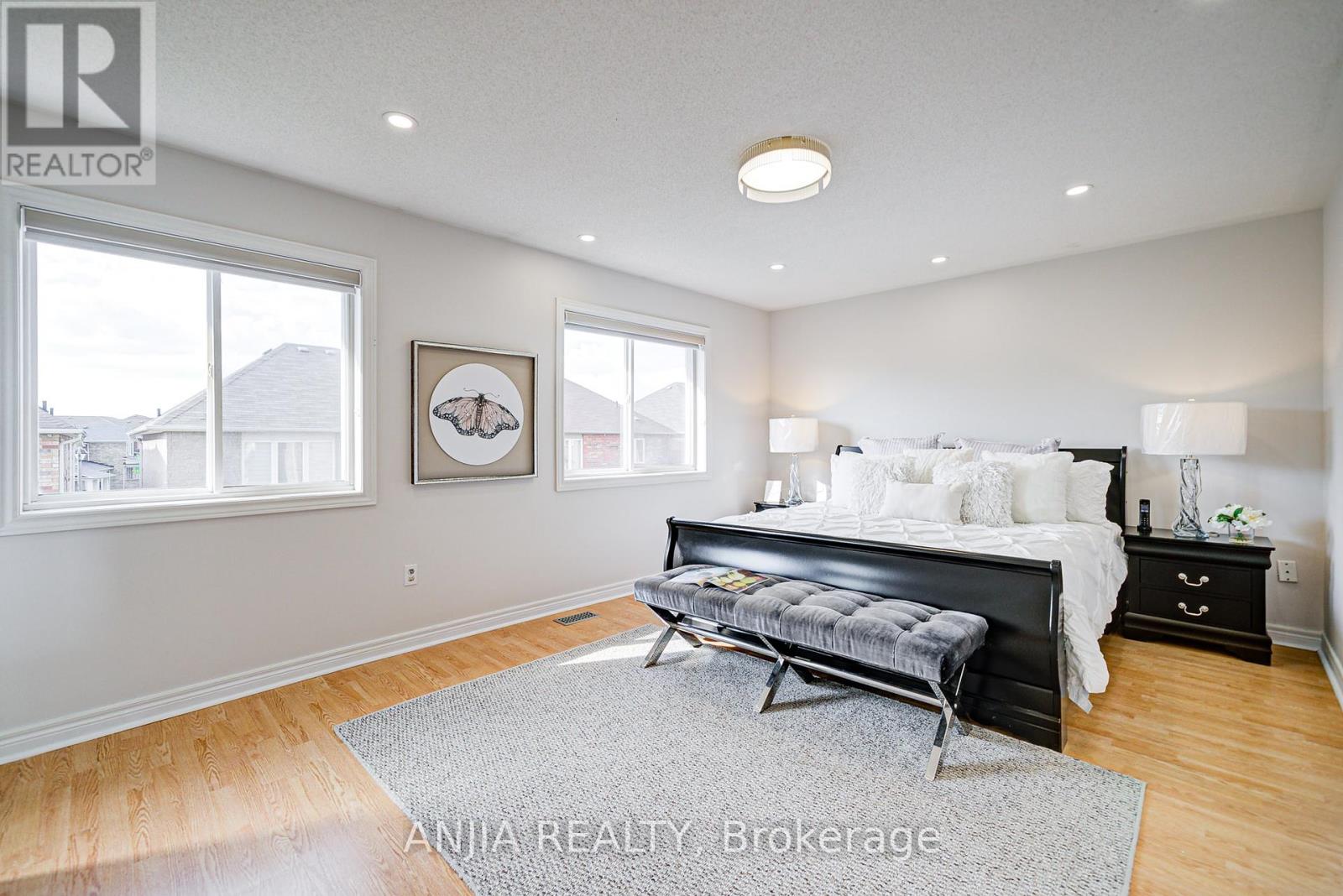 Photo 33 of 140 Edward Jefferys Avenue, Markham ON