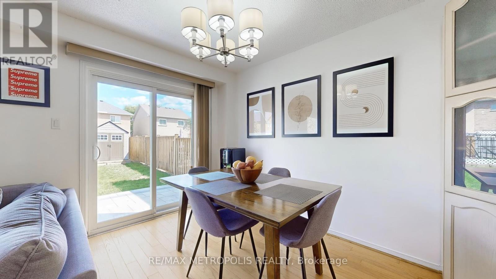 Photo 12 of 63 Whitefaulds Road, Vaughan ON