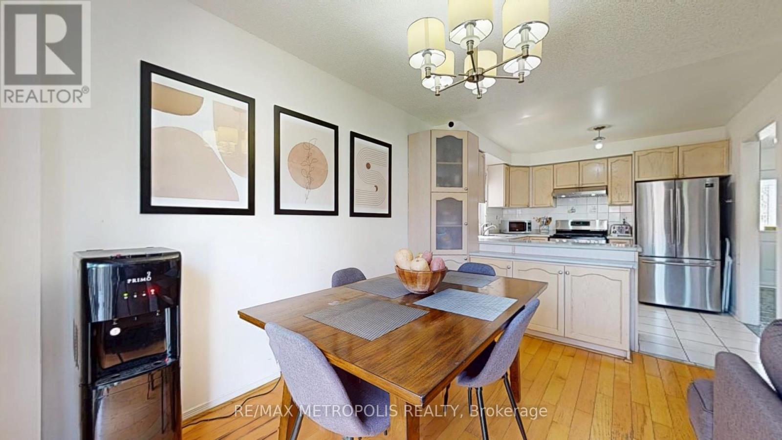 Photo 13 of 63 Whitefaulds Road, Vaughan ON