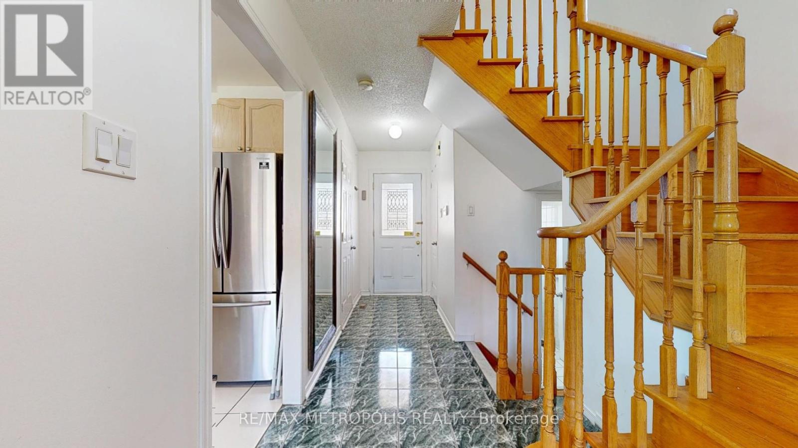 Photo 23 of 63 Whitefaulds Road, Vaughan ON