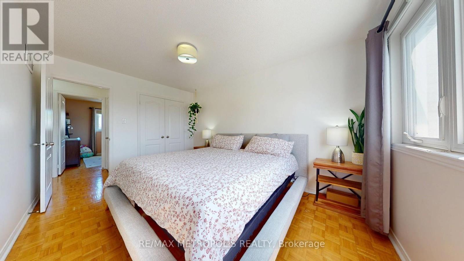 Photo 27 of 63 Whitefaulds Road, Vaughan ON