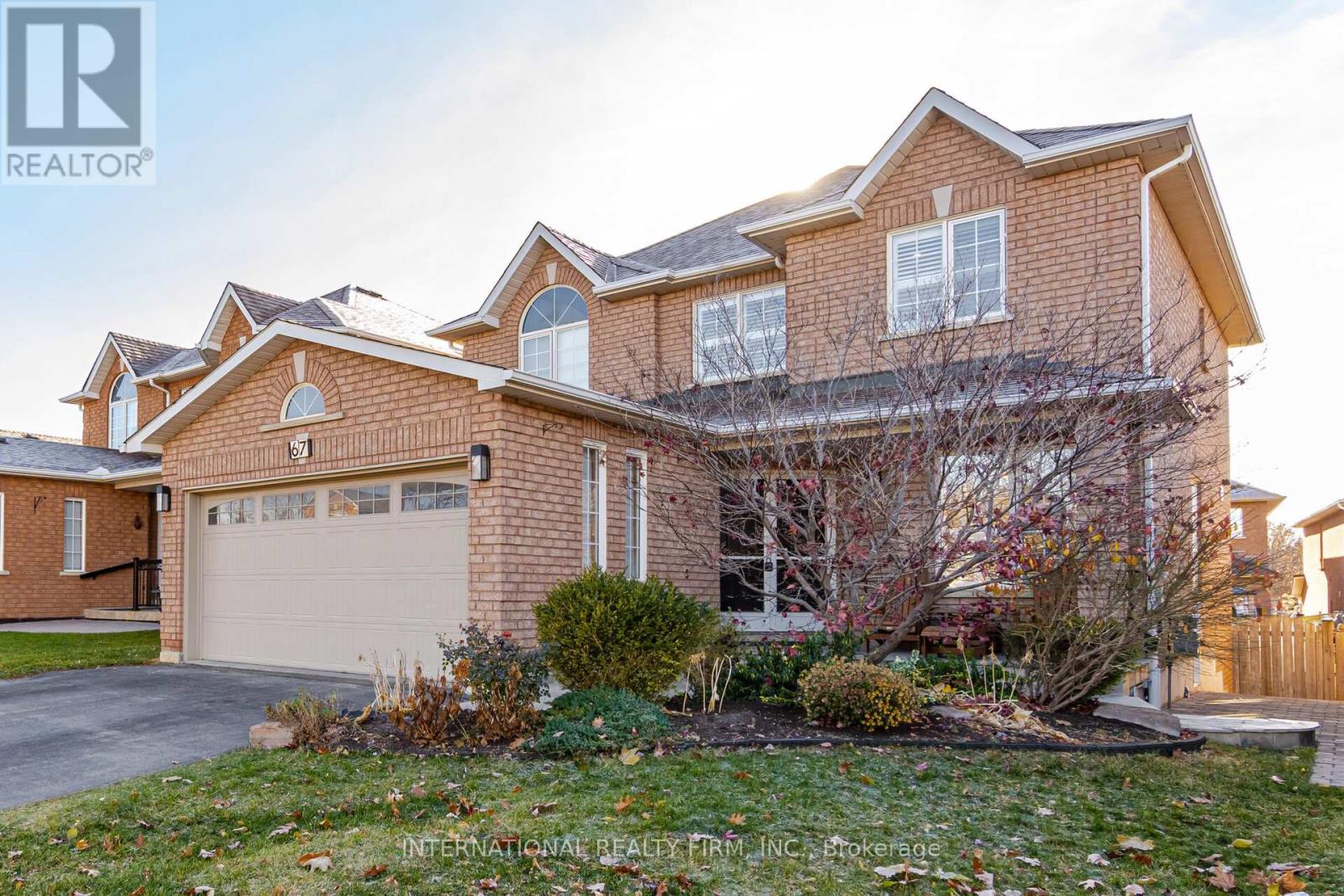 Photo 2 of 67 Rosanna Crescent, Vaughan ON