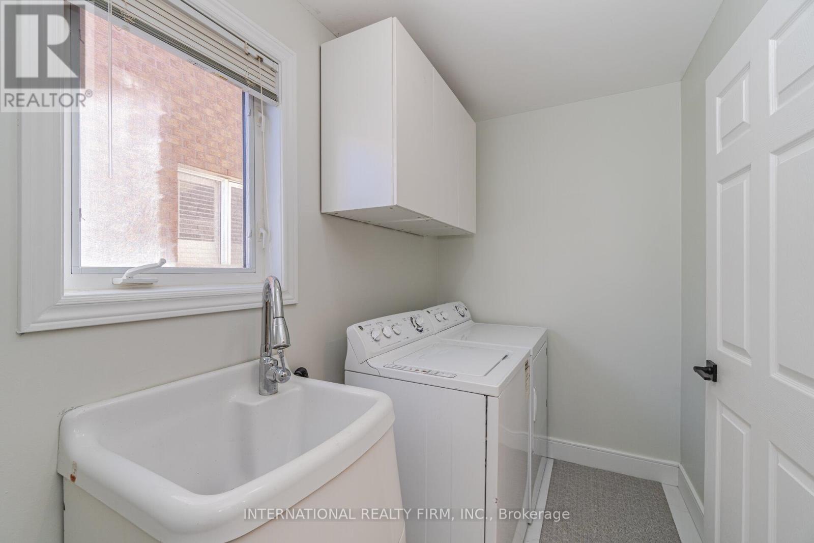 Photo 20 of 67 Rosanna Crescent, Vaughan ON