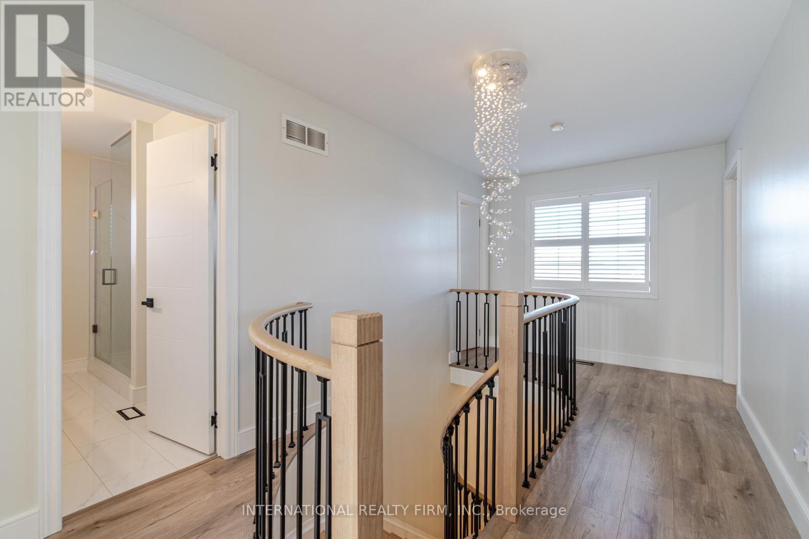 Photo 21 of 67 Rosanna Crescent, Vaughan ON