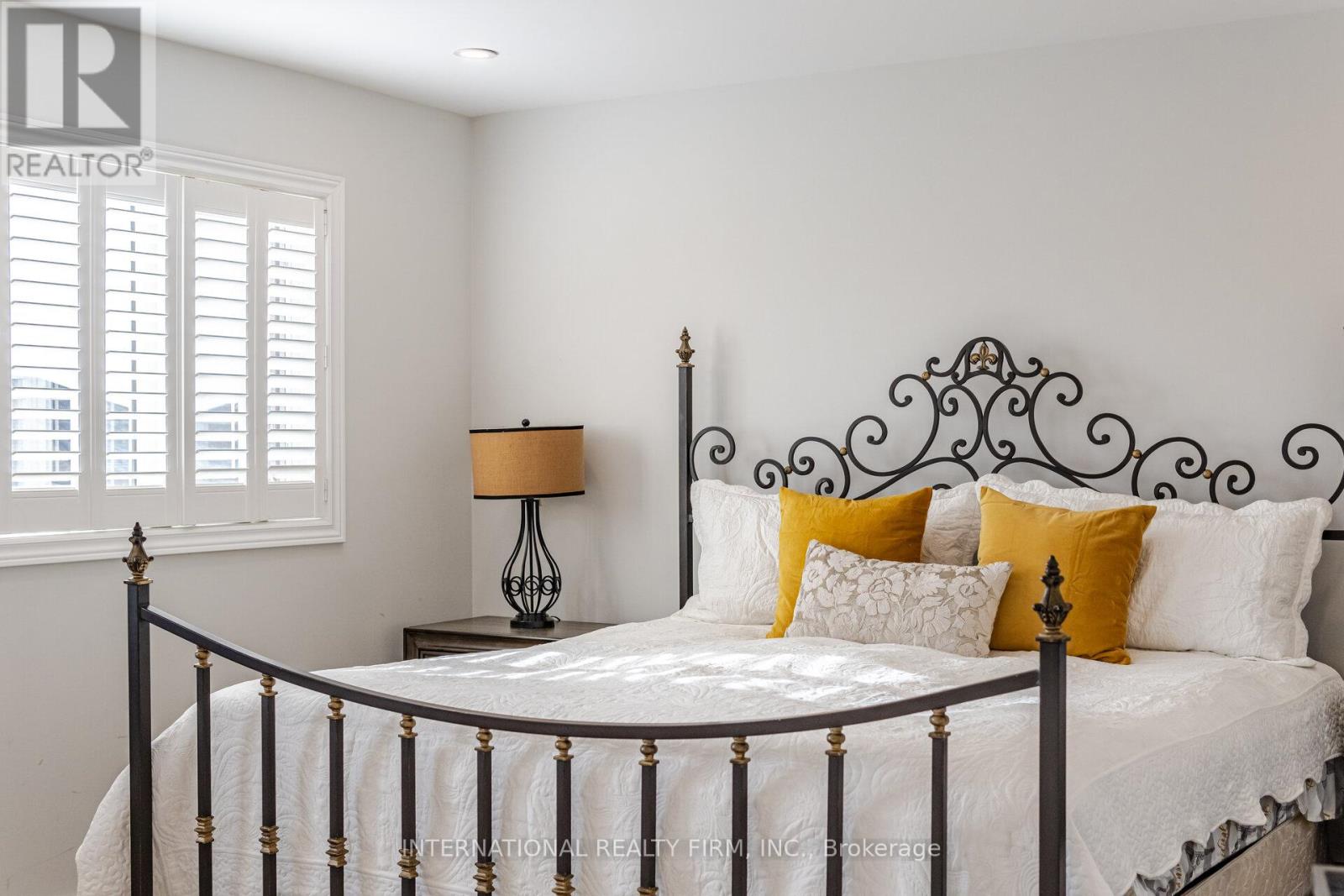 Photo 26 of 67 Rosanna Crescent, Vaughan ON