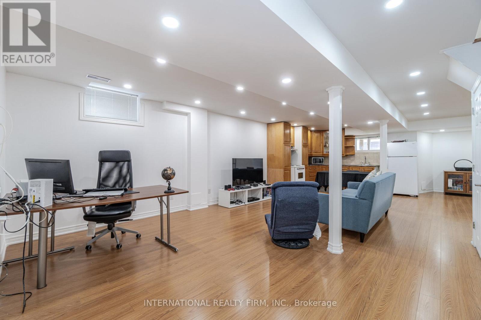 Photo 37 of 67 Rosanna Crescent, Vaughan ON