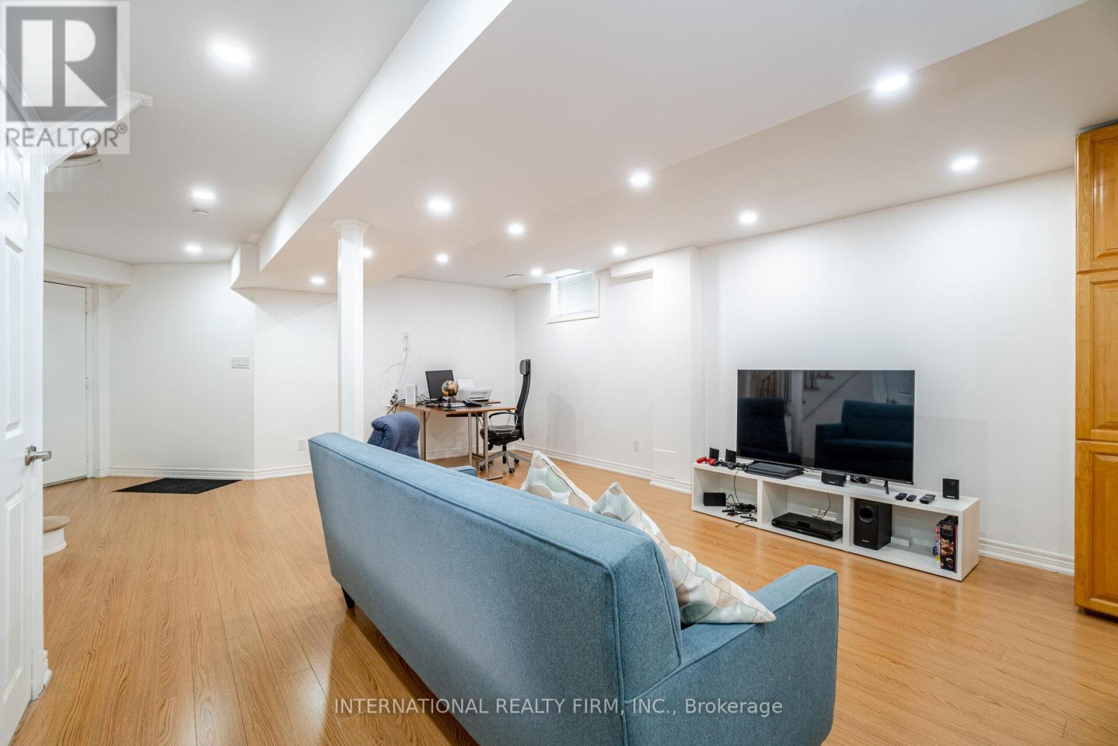 Photo 39 of 67 Rosanna Crescent, Vaughan ON