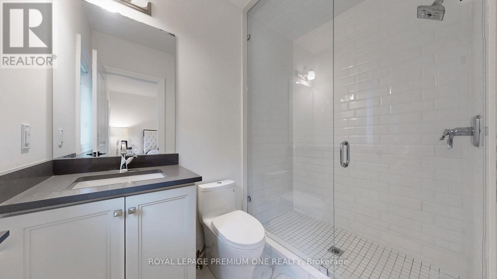 Photo 34 of 104 Greville Street, Vaughan ON