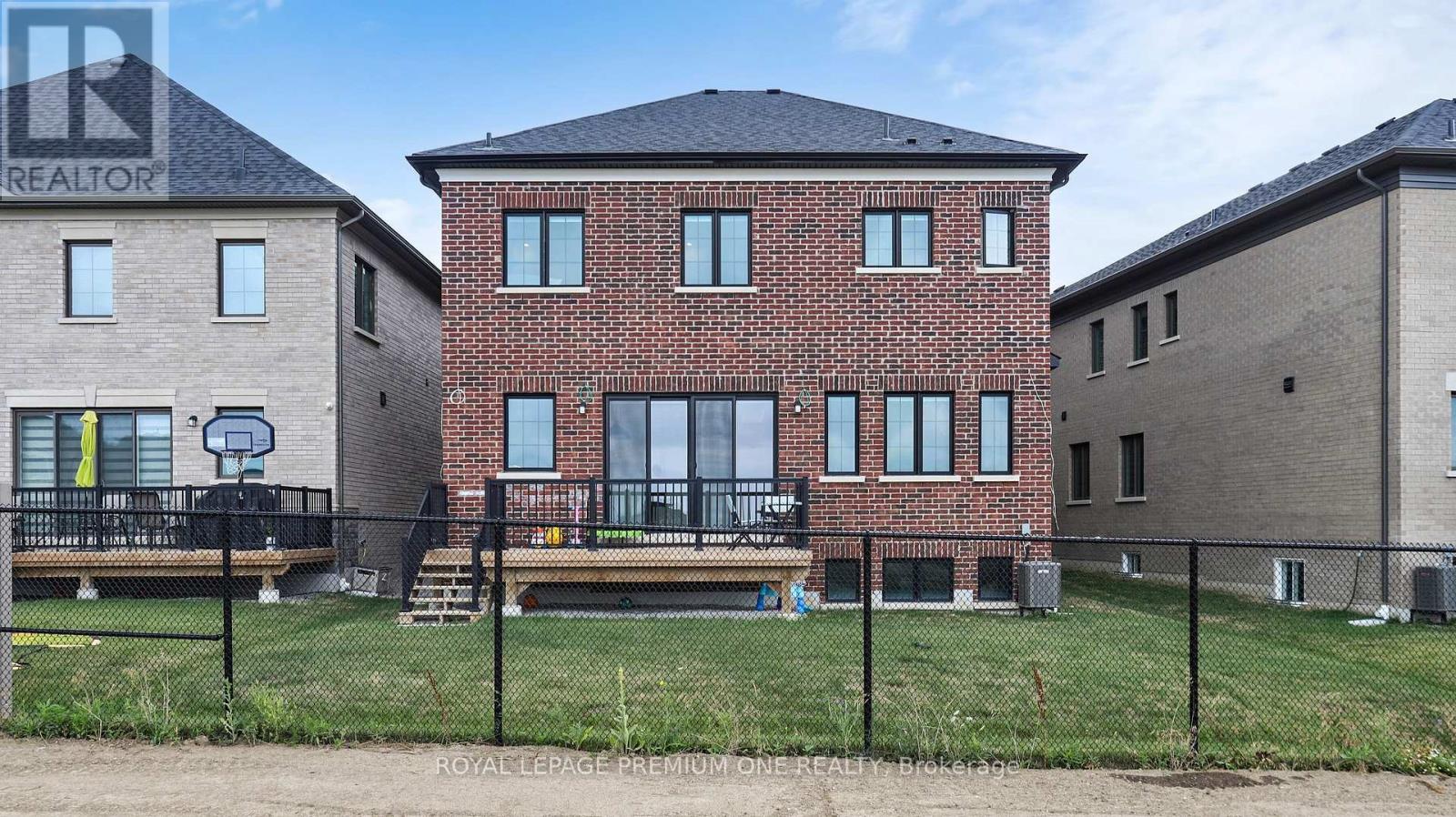 Photo 35 of 104 Greville Street, Vaughan ON