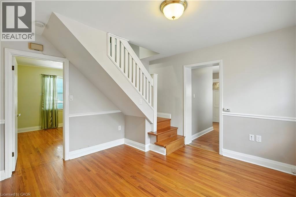 Photo 13 of 127 Garside Avenue S, Hamilton ON