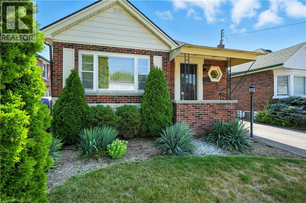 Photo 2 of 127 Garside Avenue S, Hamilton ON