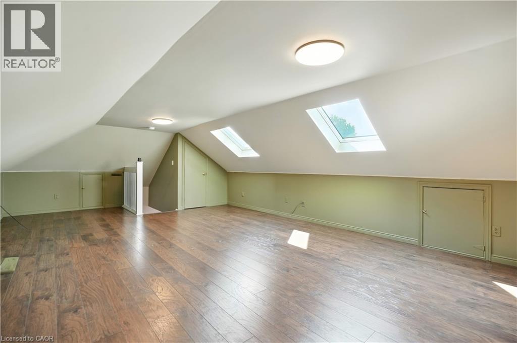 Photo 16 of 127 Garside Avenue S, Hamilton ON