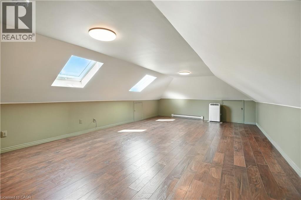 Photo 15 of 127 Garside Avenue S, Hamilton ON