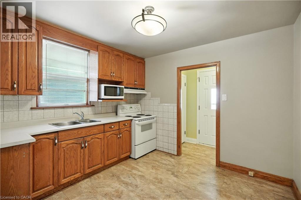 Photo 4 of 127 Garside Avenue S, Hamilton ON