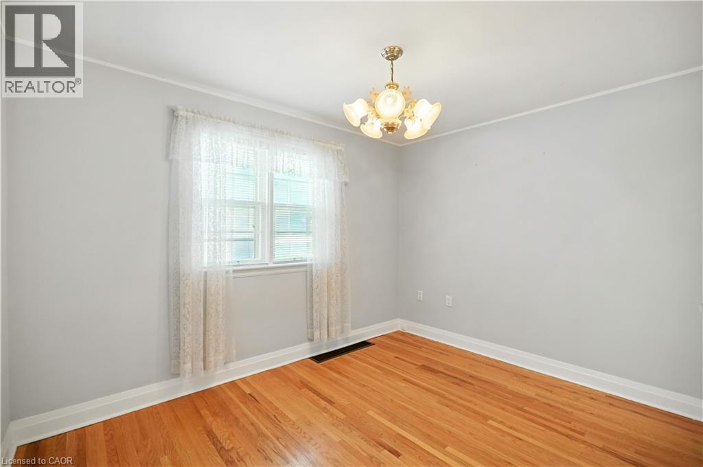 Photo 23 of 127 Garside Avenue S, Hamilton ON