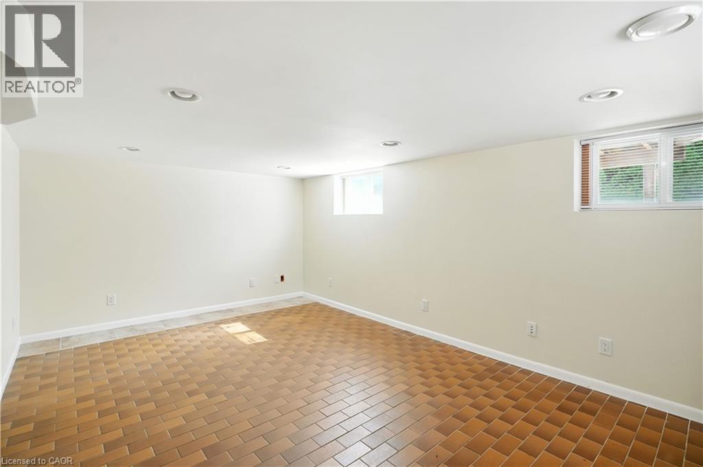 Photo 32 of 127 Garside Avenue S, Hamilton ON