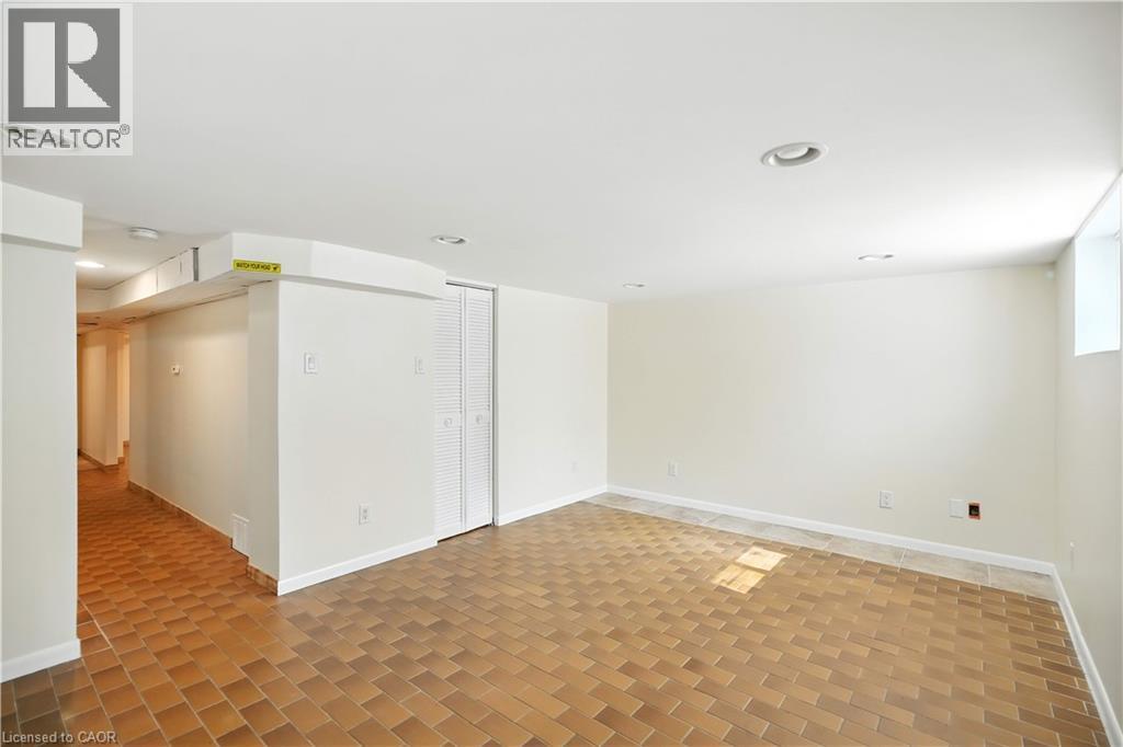 Photo 38 of 127 Garside Avenue S, Hamilton ON