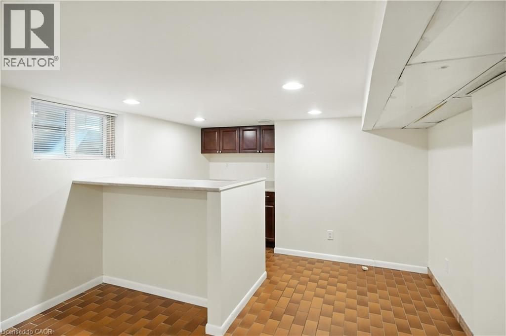 Photo 37 of 127 Garside Avenue S, Hamilton ON