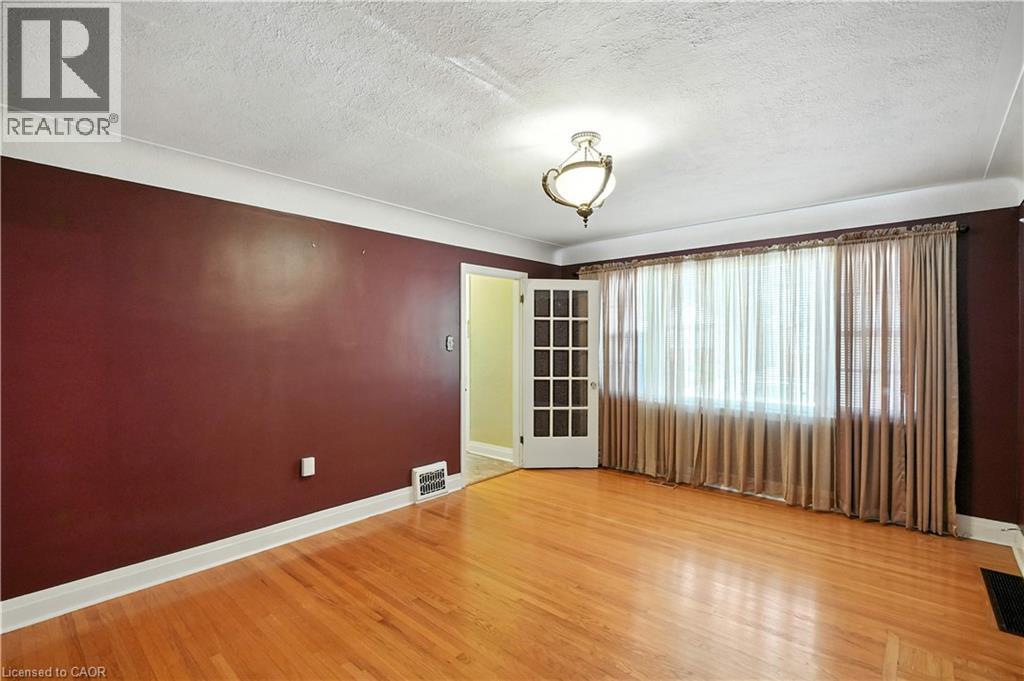 Photo 10 of 127 Garside Avenue S, Hamilton ON
